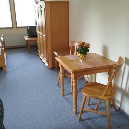 Gaestezimmer - Campingplatz Am Muehlenbach Soltau Bagian luar foto