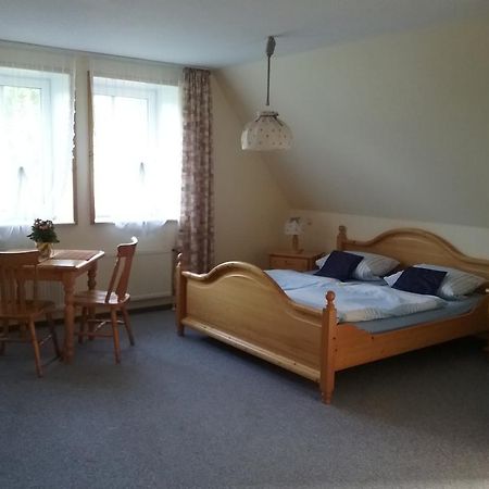 Gaestezimmer - Campingplatz Am Muehlenbach Soltau Bagian luar foto