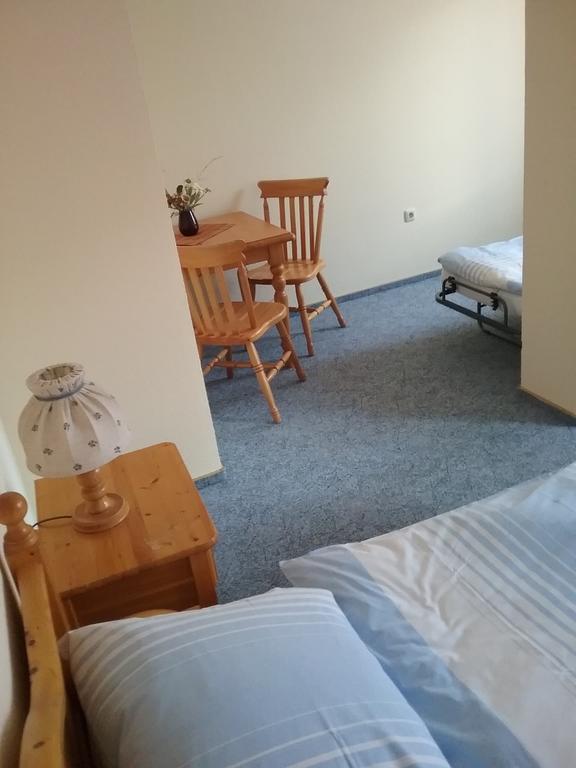 Gaestezimmer - Campingplatz Am Muehlenbach Soltau Bagian luar foto