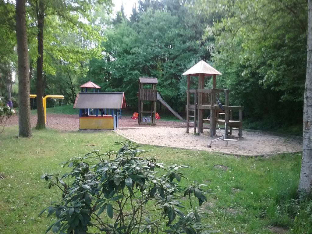 Gaestezimmer - Campingplatz Am Muehlenbach Soltau Bagian luar foto